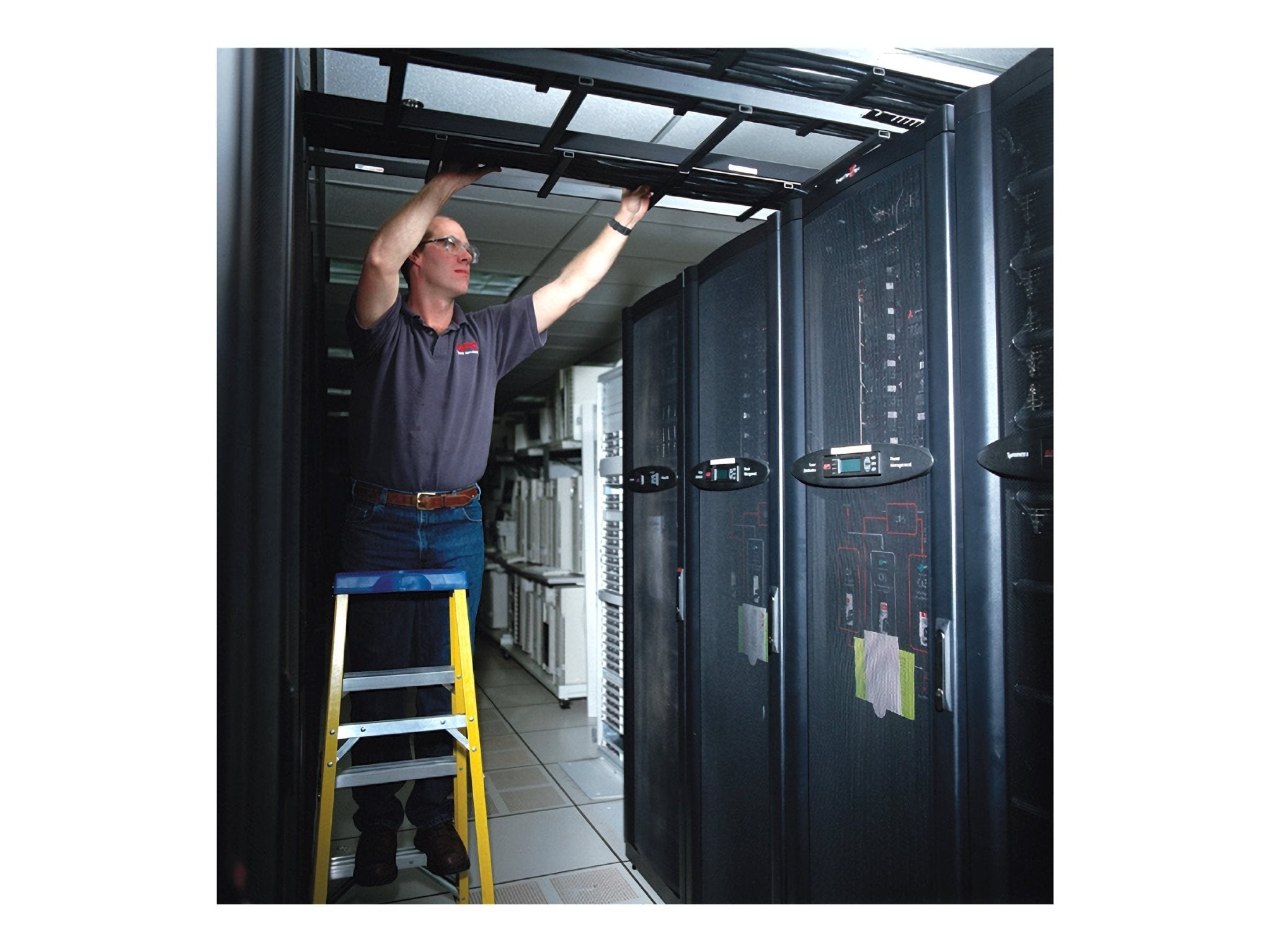 APC Scheduled Assembly Service - Installation (für 5U - Rack - Verteiler) - IT - RESELL